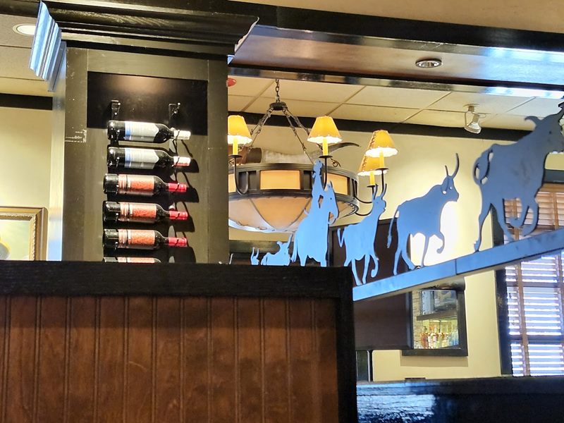 LongHorn Steakhouse interior